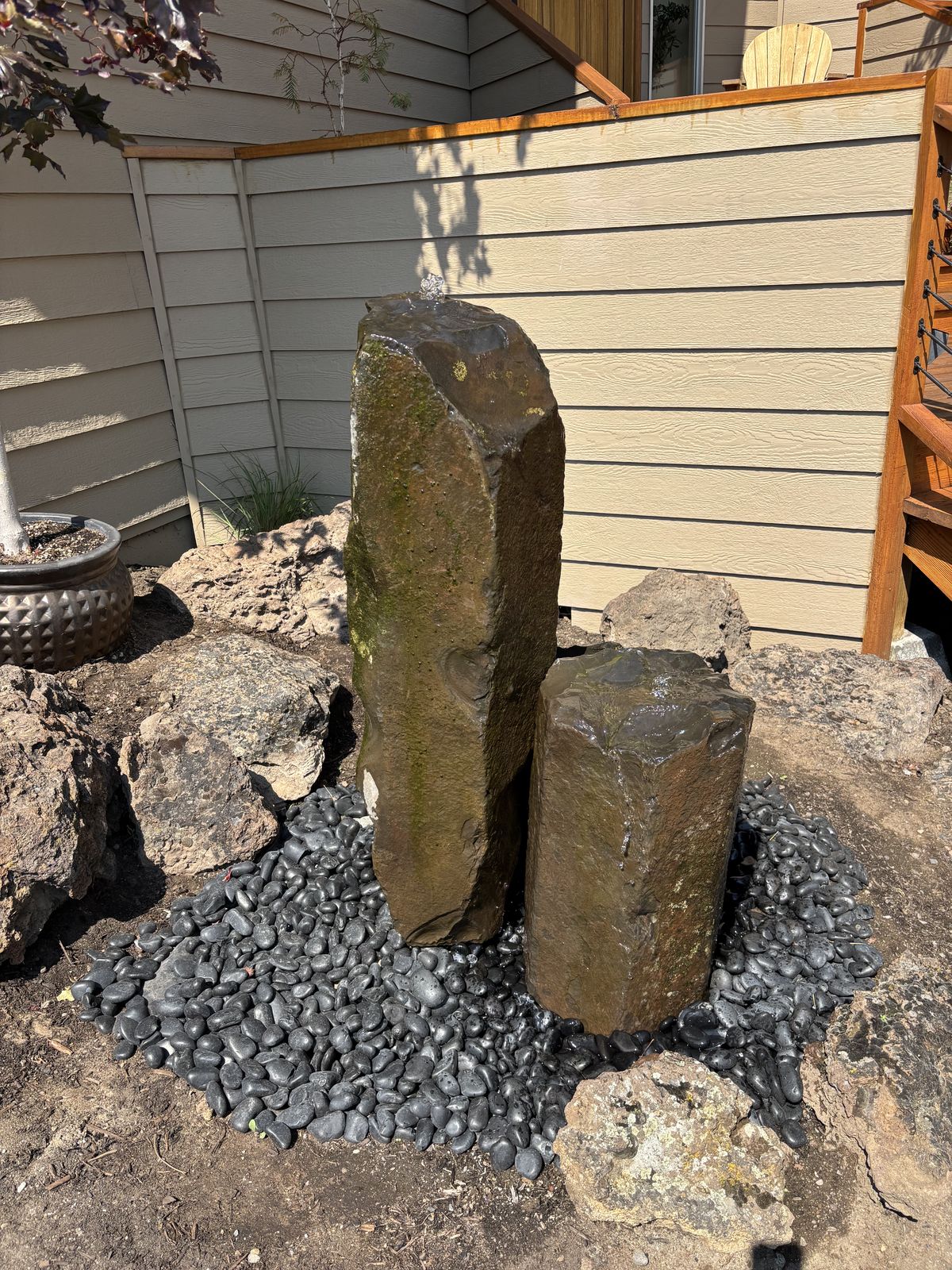 Double bubbling water feature